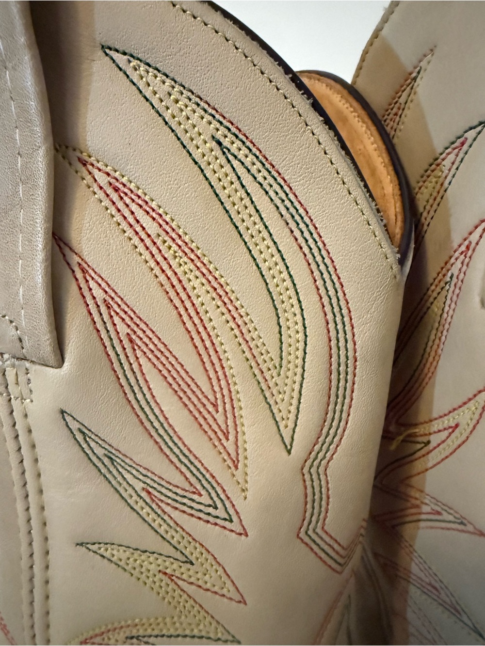 70s 80s Vintage Frye Cream Leather Cowgirl Boots w/Multicolor Stitching - Picture 10 of 12